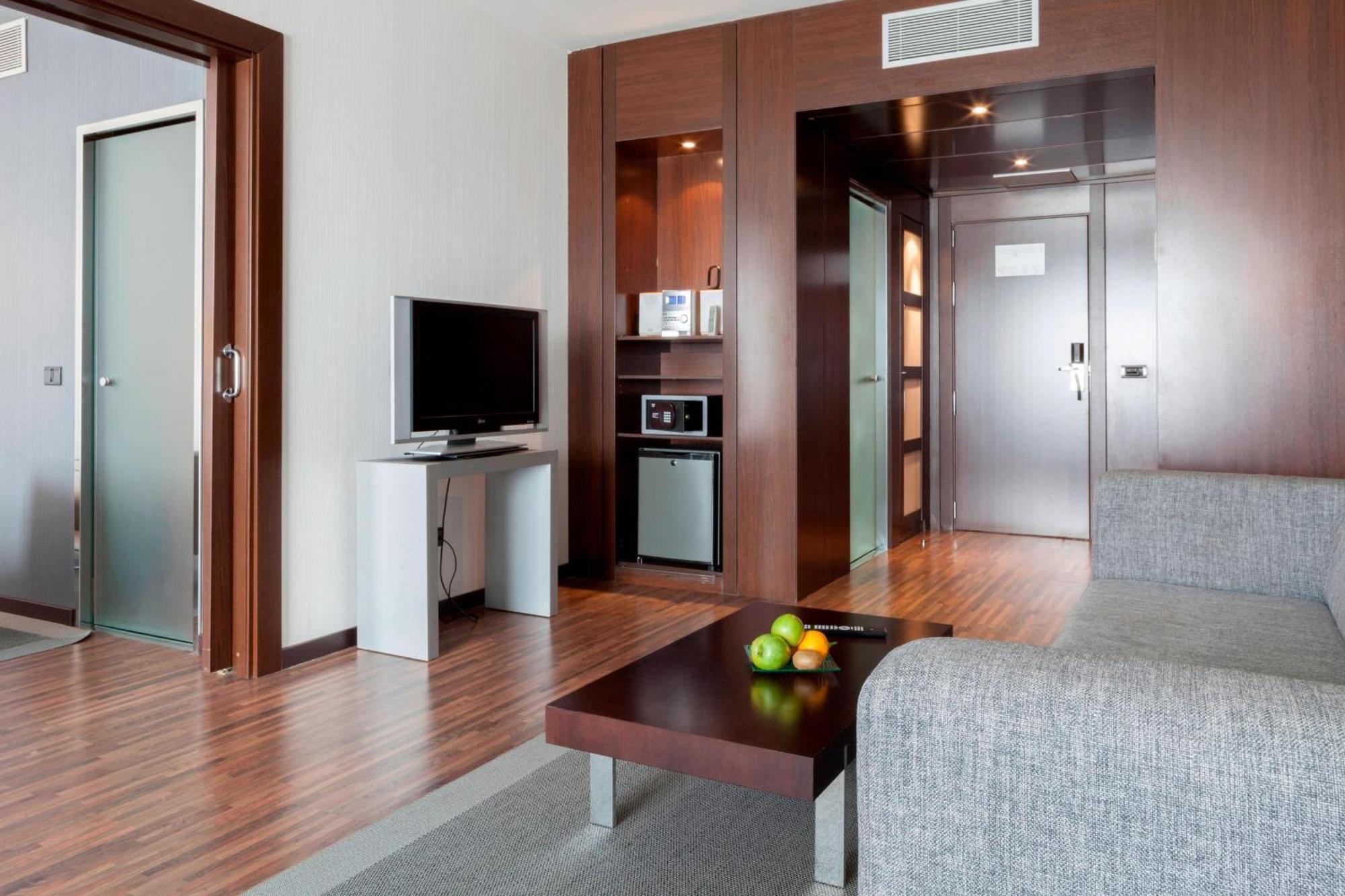 Ac Hotel By Marriott Madrid Airport Coslada Dış mekan fotoğraf