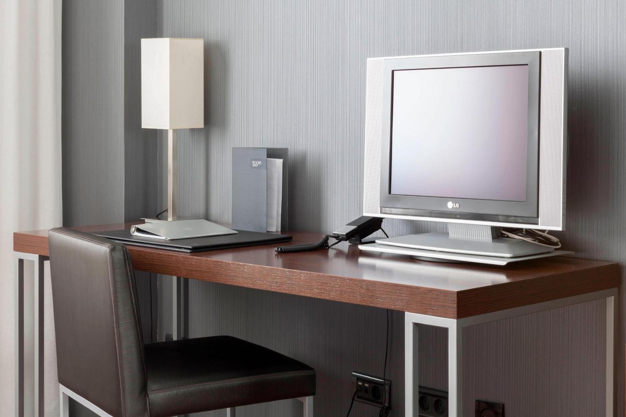 Ac Hotel By Marriott Madrid Airport Coslada Dış mekan fotoğraf