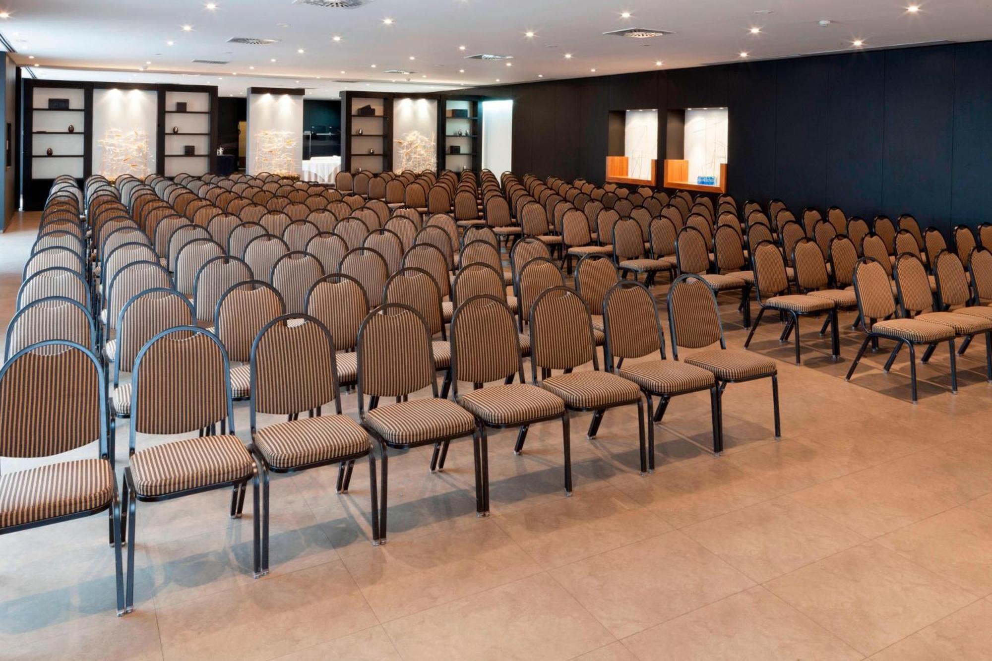 Ac Hotel By Marriott Madrid Airport Coslada Dış mekan fotoğraf