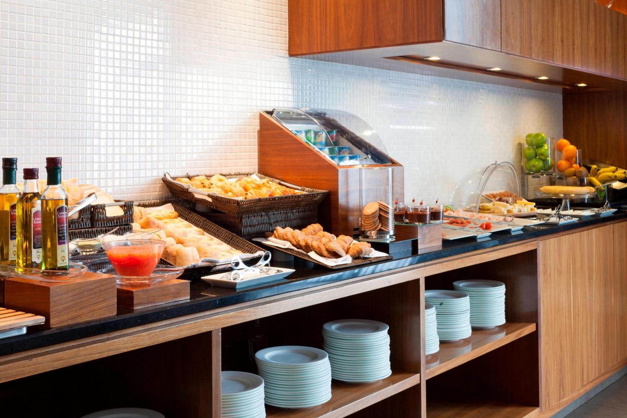 Ac Hotel By Marriott Madrid Airport Coslada Dış mekan fotoğraf