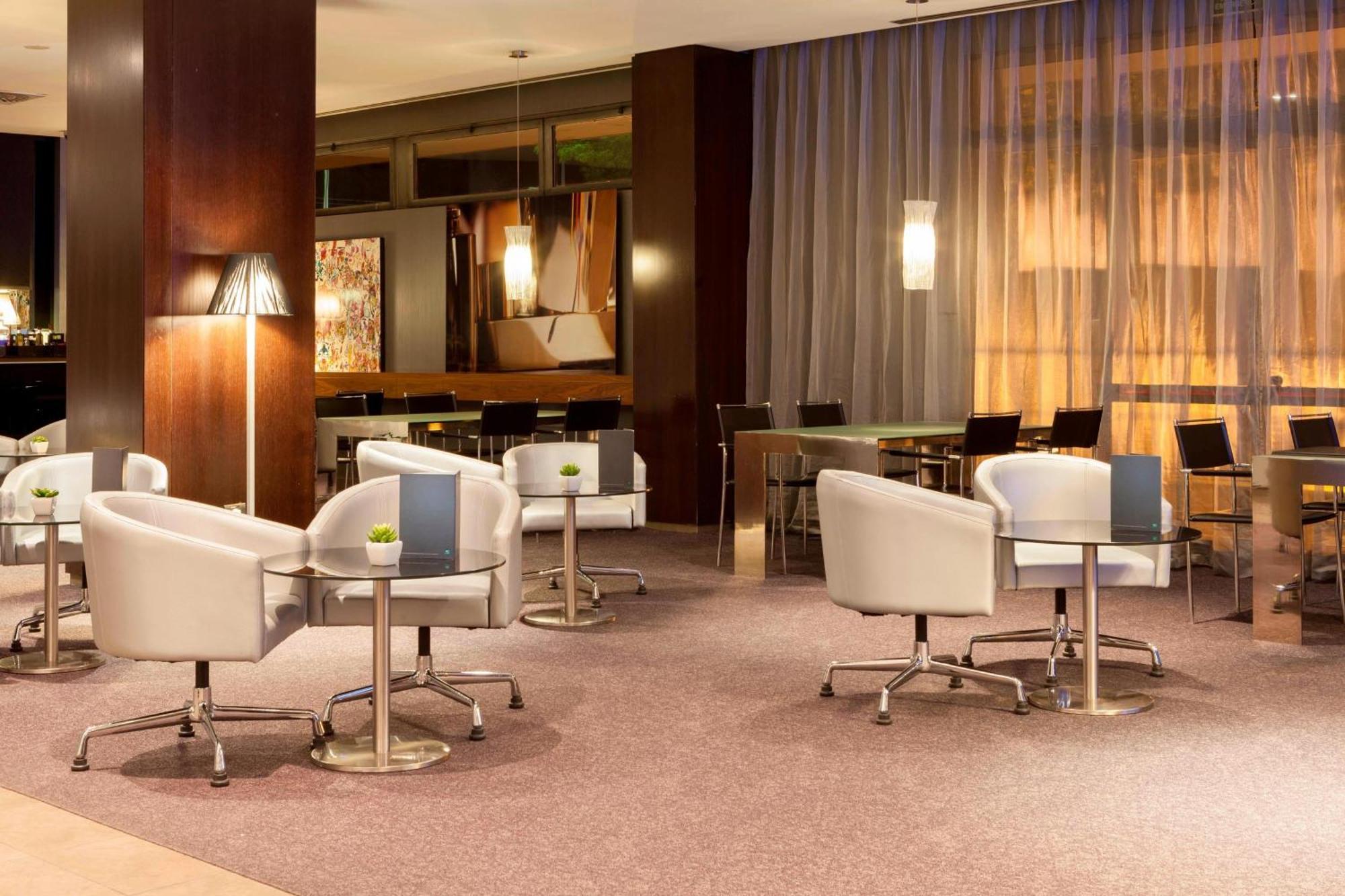 Ac Hotel By Marriott Madrid Airport Coslada Dış mekan fotoğraf